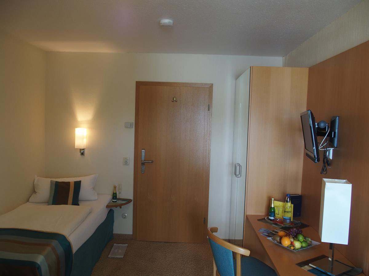 Hotel Pension Café Hasler Bodman-Ludwigshafen Esterno foto