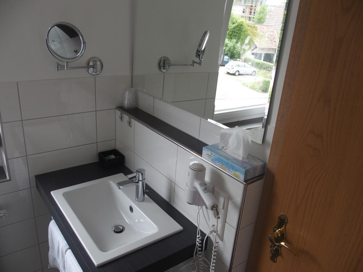 Hotel Pension Café Hasler Bodman-Ludwigshafen Esterno foto