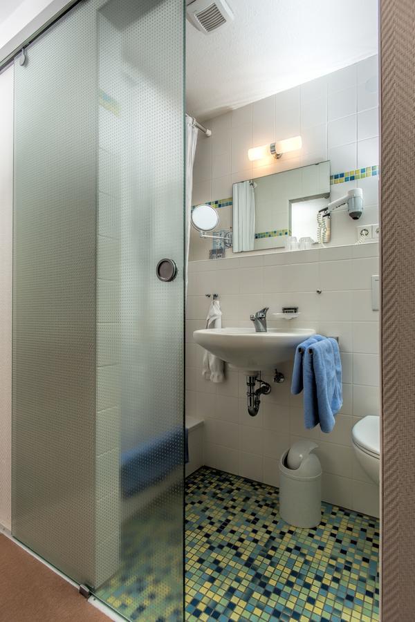 Hotel Pension Café Hasler Bodman-Ludwigshafen Esterno foto
